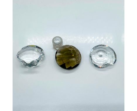 Clear crystal sundial seashell; 2"L x 1.75"W x 1"H. Sea scallop shell; 2"L x 1.75"W x 1.25"H. Brown Earth suncatcher; 0.5"H x