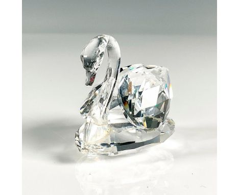 Part of the Feathered Friends series, this faceted crystal is lovely with bent head and long smooth crystal neck. Swarovski b