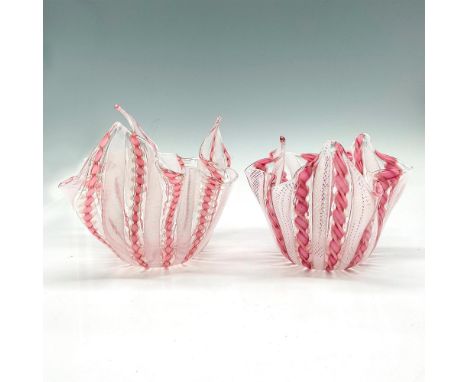 Includes two ruffled edged bowls with twisted rose pattern with white lace delicate design placed in between. Light gold pain