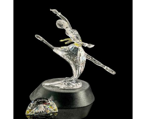 Brilliant clear crystal SCS Annual Edition figure of Anna Pavlova, the famous Russian Ballet Dancer, in an elegant dance pose