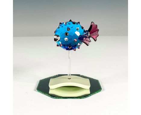 This Swarovski Paradise fish is called Cleona and it was part of the Exotic Fish and South Sea collection. The body is made f