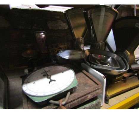 One lot/collection of vintage scales to include two Berkel grocers scales to weigh 30 lb, further Avery example, two Salter s