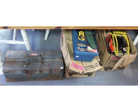 Various assorted power tools &amp; hand tools.