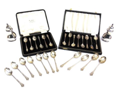 A COLLECTION OF SILVER AND PLATE comprising; seven silver albany pattern coffee spoons, Sheffield 1890 and four teaspoons, 19