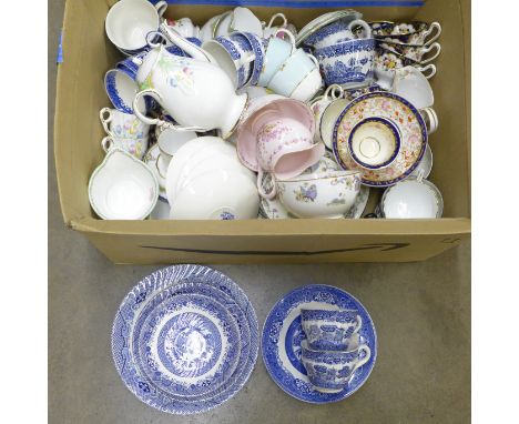 Teawares including Royal Worcester and Aynsley **PLEASE NOTE THIS LOT IS NOT ELIGIBLE FOR IN-HOUSE POSTING AND PACKING** 