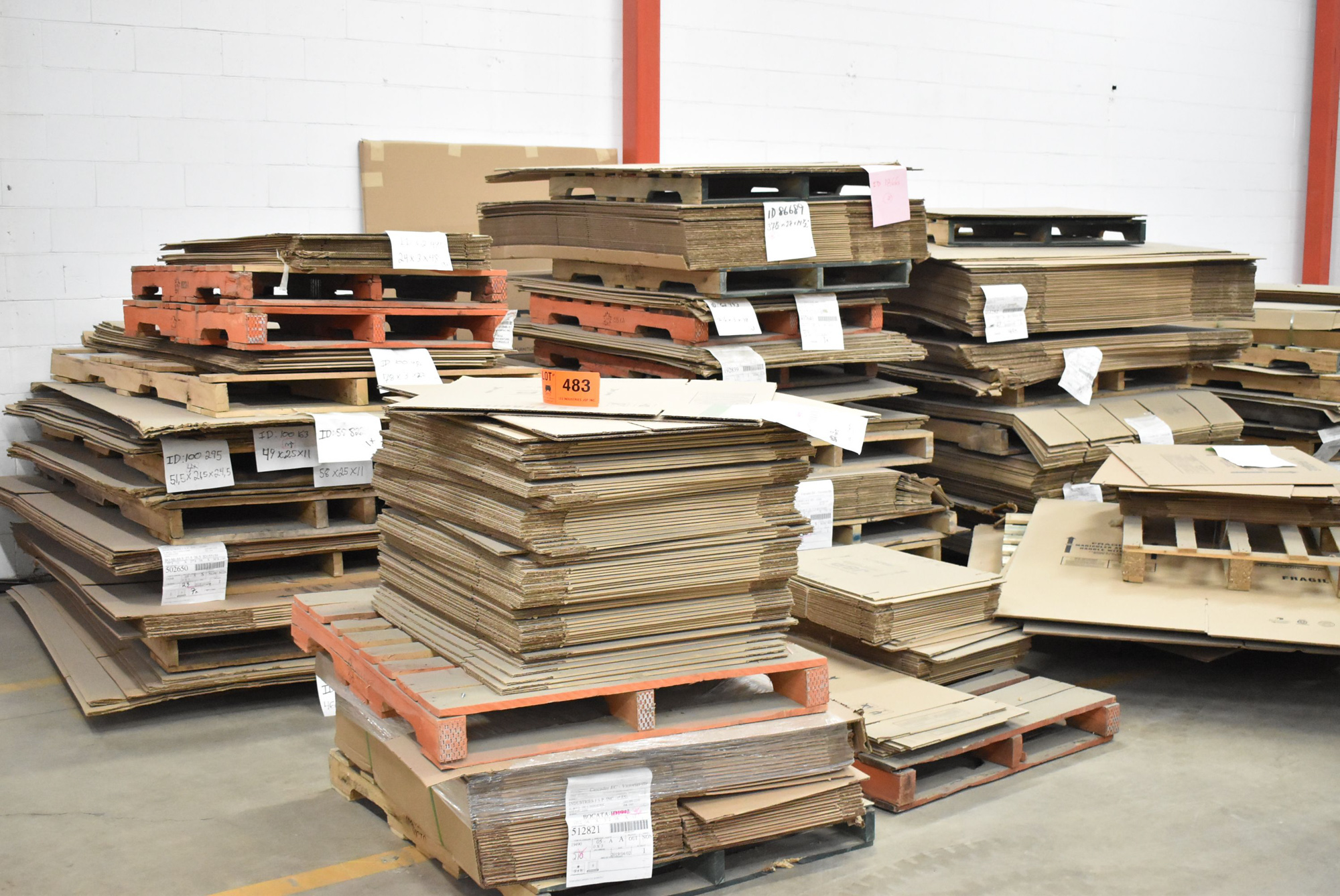{ Group of lots 483, 484 } LOT/ CARDBOARD PACKING BOXES