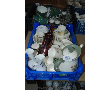 A Wedgwood 'Covent Garden' Coffee set, two Royal Worcester vinegar jugs (no lids), a Royal Worcester lidded pot along with Je