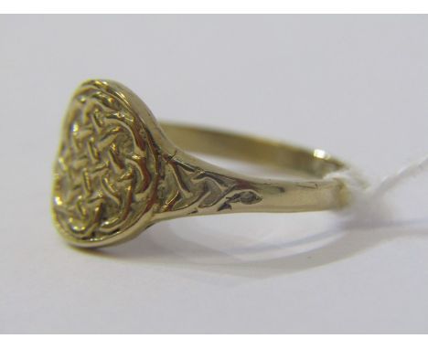 9ct GOLD RING, 9ct yellow gold signet style ring, size P/Q, 3.2 grams 