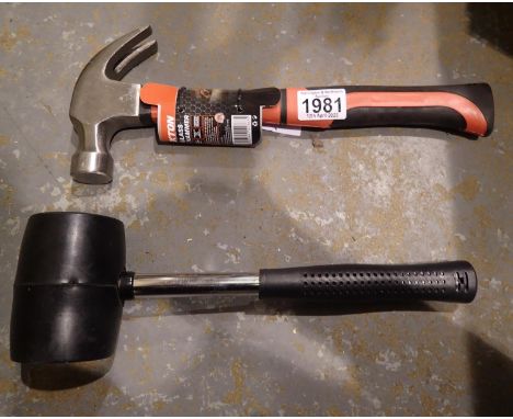 New and unused 16oz fibre glass handled claw hammer and a 160z rubber mallet (2). P&amp;P Group 1 (£14+VAT for the first lot 