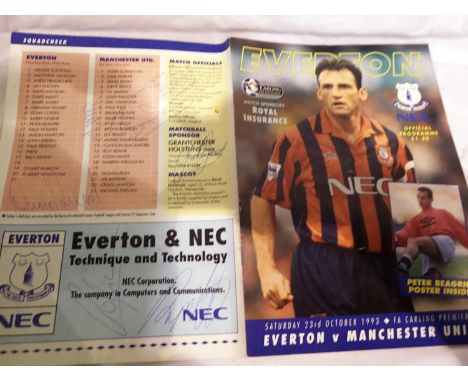 Signed Everton vs Manchester United programme, 23/10/93. P&amp;P Group 1 (£14+VAT for the first lot and £1+VAT for subsequent