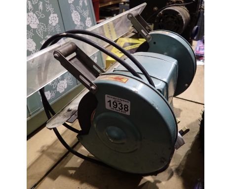 Kinzo BE406 bench grinder. All electrical items in this lot have been PAT tested for safety and have passed. This does not co