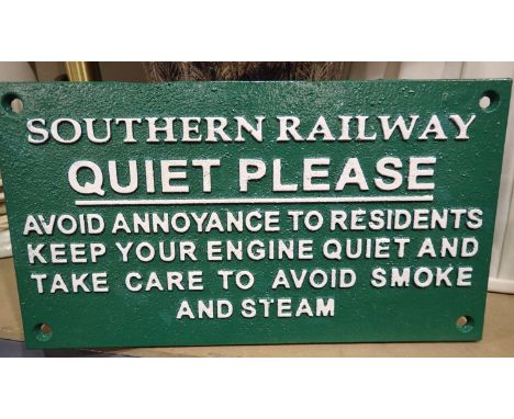 Southern Railway Quiet Please sign, W: 25 cm. P&amp;P Group 1 (£14+VAT for the first lot and £1+VAT for subsequent lots) 