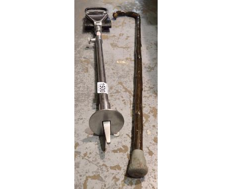 Shooting stick and a walking stick(2). P&amp;P Group 3 (£25+VAT for the first lot and £5+VAT for subsequent lots) 