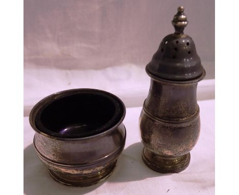 Vintage hallmarked silver cruet. P&amp;P Group 1 (£14+VAT for the first lot and £1+VAT for subsequent lots) 