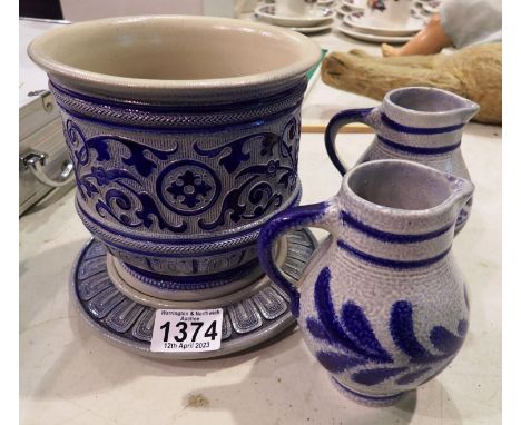 German glazed stoneware planter and two jugs, largest H: 16 cm. P&amp;P Group 3 (£25+VAT for the first lot and £5+VAT for sub