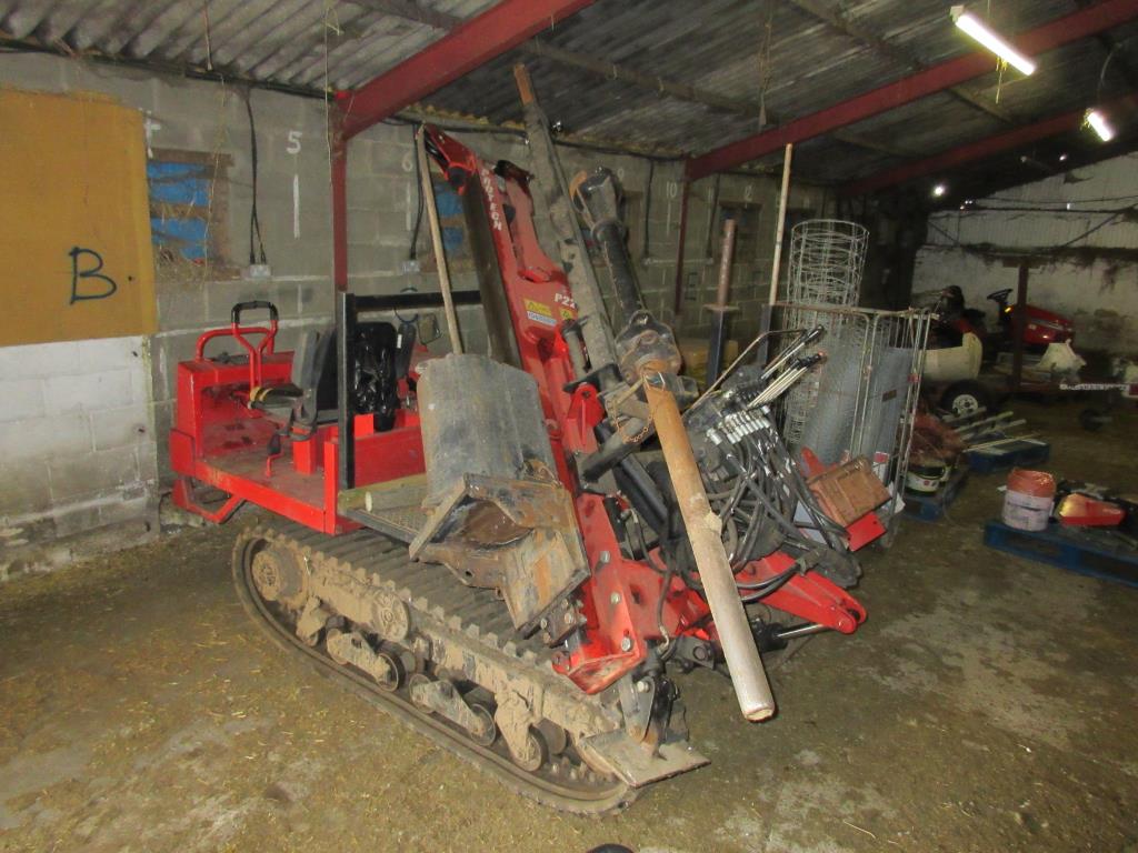PROTECH RUBBER TRACKED SELFPROPELLED POST DRIVER Mounted on a Kubota