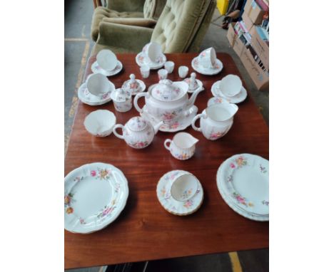 A Worcester Roanoke pattern tea ware along with  Royal crown Derby pattern derby posies porcelaine etc 