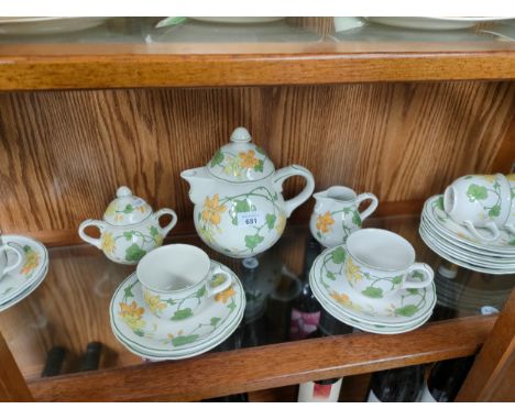 Large Villeroy &amp; Boch West German Tea service to include tea pot, sugar and cream 