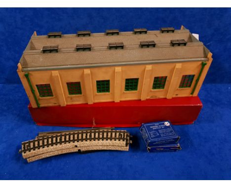 DUPLO - BOXED ENGINE SHED (PLASTIC COMPLETE) Z-ROAD 5005 
