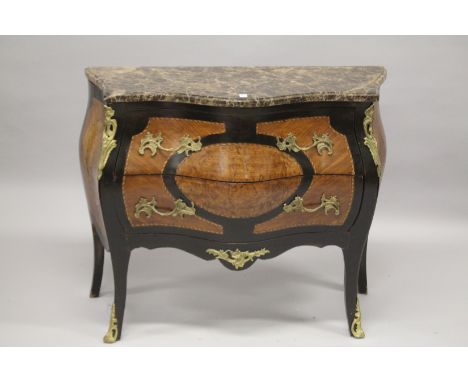 A FRENCH STYLE BURR WOOD, ORMOLU AND MARBLE TOP SERPENTINE FORM TWO-DRAWER COMMODE. 100cms wide x 82cms high x 43cms deep.