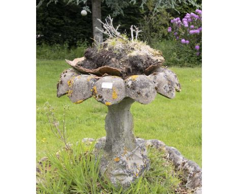 Garden planter with leaf edge design top