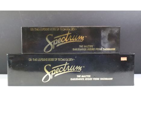 Two boxed Spectrum by Bachmann HO gauge locomotives to include 81306 DD40AX 16 Wheel Drive Diesel Union Pacific #6926 and 814