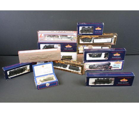 13 Boxed OO gauge locomotives to include Hornby R3831 Late BR Thompson Class A2/2 4-6-2 Thane of Fife No 60505, Bachmann, 322