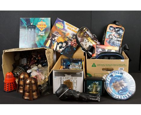 67 Doctor Who figures unboxed in gd condition with 6 x Doctor Who lunch boxes, 5 x Doctor Who LP / Single records (Who Is The