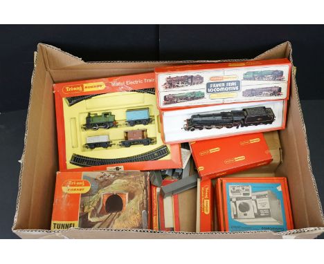 Quantity of OO gauge model railway to include boxed R859 BR 4-6-0 Locomotive Black Five Class, boxed Hornby R576 Tunnel, boxe