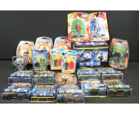 19 Carded Character Doctor Who figures to include Wave 3, Series 7, Series 3, Series 6, etc (cards gd overall, figures ex), w