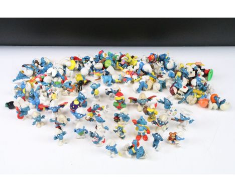 Smurfs - 77 Smurfs figures to include early to contemporary Schleich and Peyo examples featuring Gargamel With Net, Graduate 