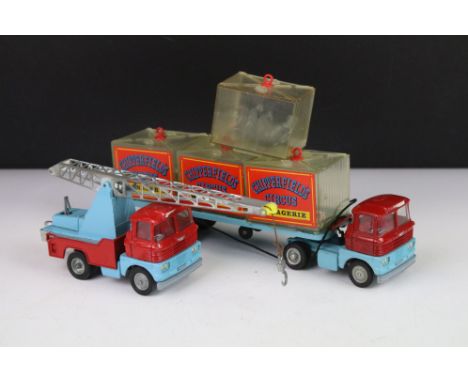 Two Corgi Major Chipperfield Circus diecast models to include 1144 Scammell Handyman Crane Truck with rhino accessory and 113