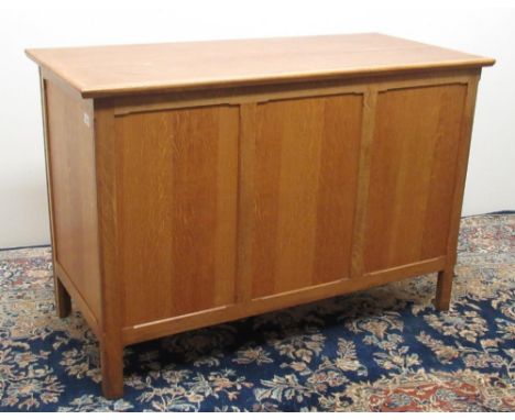 Light oak panelled blanket box with hinged lid, W105cm D50cm H71cm 