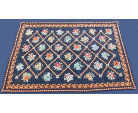 Groß Point Teppich. Europa um 1800 bis 1850.230 cm x 150 cm. Handarbeit. Wolle. Zustand siehe Fotos.Versand kann organisiert 