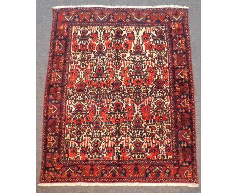 Afschar Stammesteppich. Alt.161 cm x 130 cm. Handgeknüpft. Wolle auf Baumwolle. Zustand siehe Fotos. Versand kann organisiert