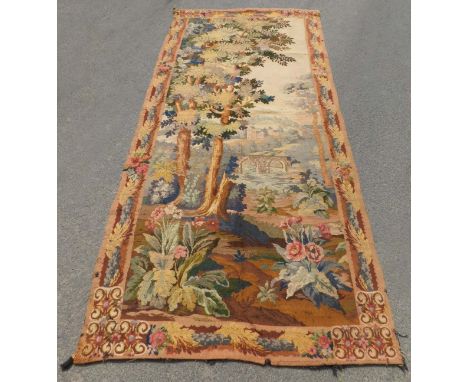 Tapisserie.292 cm x 145 cm. Handgewebt Wolle. Wohl aus einer der Manufakturen in Aubusson (Creuse) Frankreich. Handarbeit. Wo