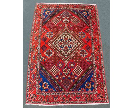 Bachtiar Stammesteppich. Alt.210 cm x 136 cm. Handgeknüpft Wolle auf Baumwolle. Doppelter Schuss. "Bibibaff". Feste Knüpfung.
