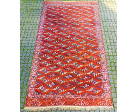Jomud Hauptteppich. Turkmenistan. Antik.380 cm x 212 cm. Handgeknüpft. Wolle auf Wolle. Circa 150 - 170 Jahre alt. Stammestep