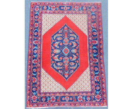 Bilverdi بیلوردی Ost-Aserbaidschan. Teppich. Alt.190 cm x 133 cm. Handgeknüpft. Wolle auf Wolle. Zustand siehe Fotos. Versand