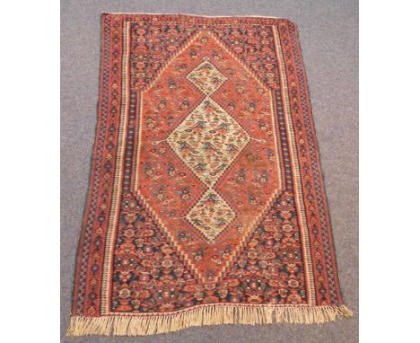 Senne Kelim. Stammesteppich.144 cm x 103 cm. Handgewebt. Wolle auf Baumwolle. Wohl Naturfarben. Wohl antik um 1900. Zustand s