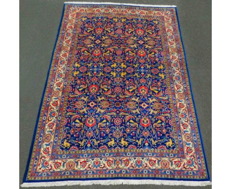 Varamin Teppich.284 cm x 198 cm. Handgeknüpft. Korkwolle auf Baumwolle. Zustand siehe Fotos. Versand kann organisiert werden.
