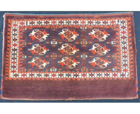 Jomud Tschowal Stammesteppich. Antik.75 cm x 106 cm. Handgeknüpft. Wolle auf Wolle. Komplett mit Rückseite. Wohl Naturfarben.
