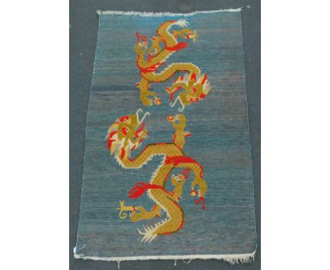 Tibet Bildteppich. Drachen. Antik.197 cm x 119 cm. Handgeknüpft. Wolle auf Baumwolle. 2 Drachen im Querformat. Naturfarben. C