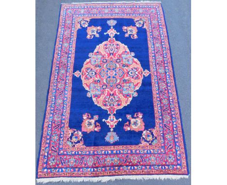 Dorokhsh Teppich. Antik.234 cm x 146 cm. Handgeknüpft im Jufti-Knoten. Wolle auf Baumwolle. Zustand siehe alle Fotos. Circa 1