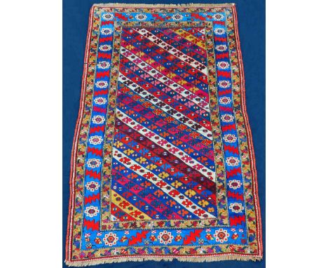 Shahsavan Kasak Teppich. Fein. Antik.212 cm x 126 cm. Handgeknüpft. Wolle auf Wolle. Naturfarben. Circa 130 -160 Jahre alt. M