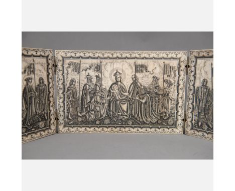 Tryptich, with Maria and the three Kings. On the sides emperor and empreress with court members. Richly engraved I., on woode