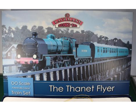 Bachmann Branchline OO Gauge The Thanet Flyer train pack. (30-165). A Southern Railway N Class 2-6-0 tender locomotive, RN185