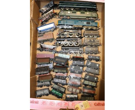 Quantity of OO gauge railway including Hornby, Lima, Airfix etc.  6 locomotives. 3x steam examples- BR Schools Class 4-4-0 te