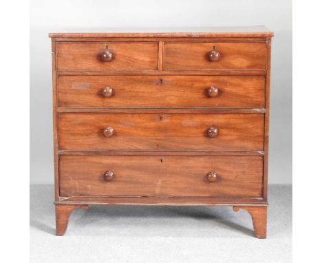 A Victorian mahogany chest of drawers, on bracket feet108w x 53d x 103h cm