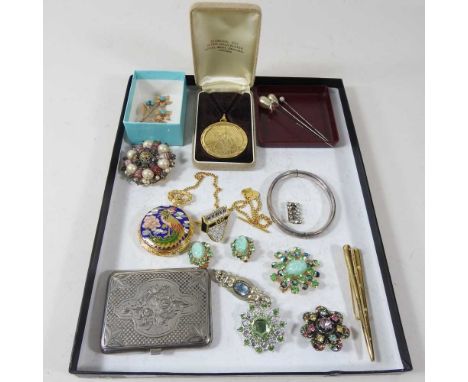 A collection of costume jewellery, to include hat pins and brooches